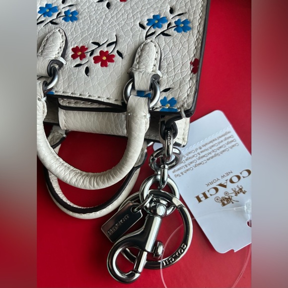 NEW COACH Key holder,Coach White Floral Key & Card Holder - Picture 2 of 9